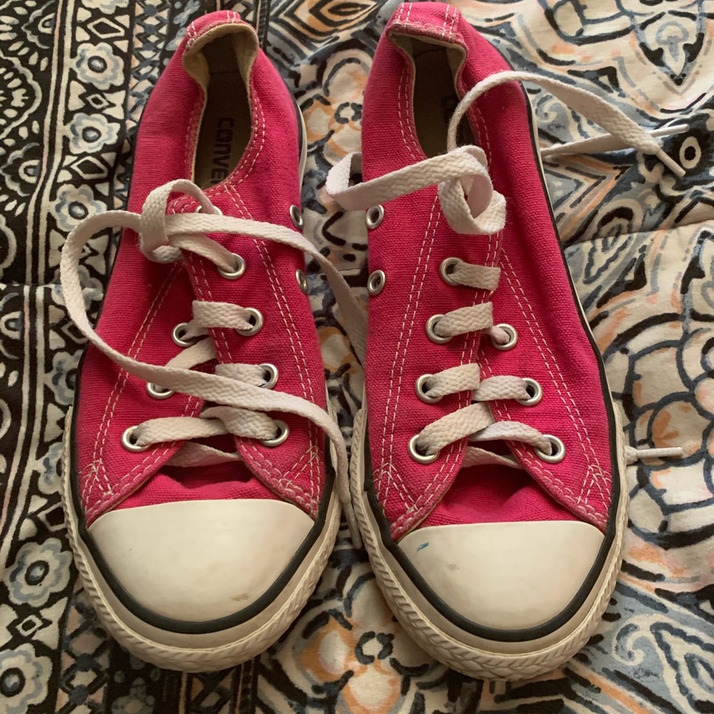 Girls converse